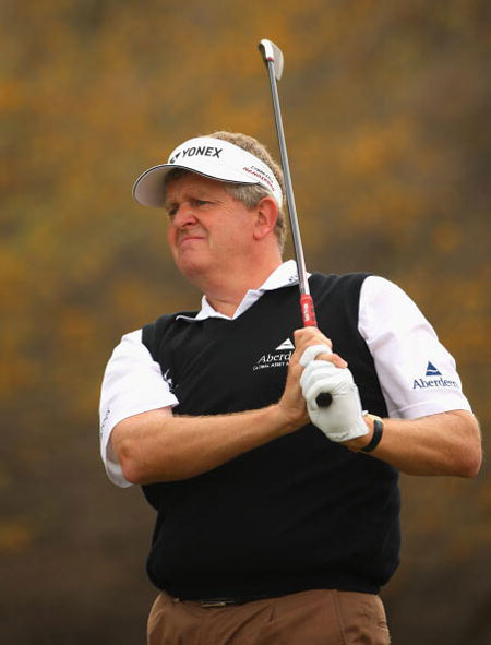 图文-卡塔尔名人赛收杆 老将蒙哥马利