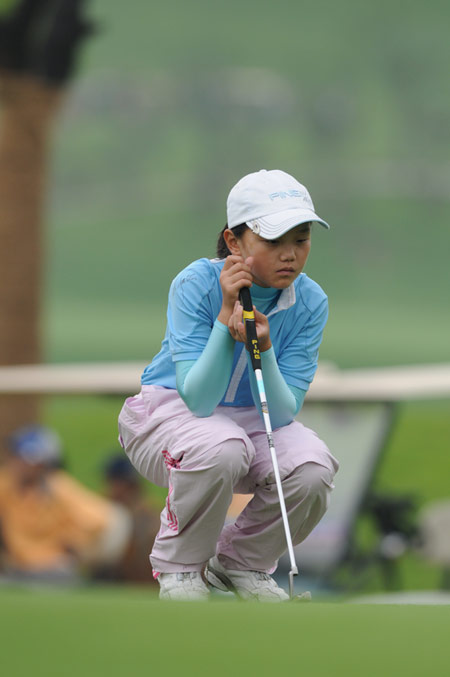 图文业余希望赛浙江站决赛石昱婷仔细看线