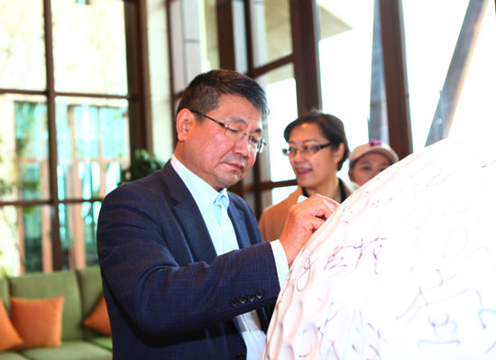 图文-第二届广发杯高尔夫挑战赛 李金声签到