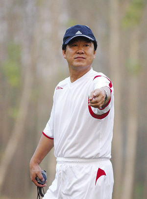 客场挑战建业欲报被辞之仇裴恩才60轮我能拿90分