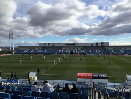 德扬戴帽国安3-3皇马b队 1胜2平1负结束拉练