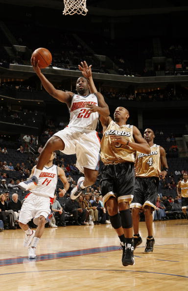 图文常规赛奇才vs山猫费尔顿快攻上篮