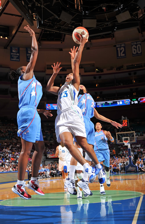 图文wnba精彩季后赛巾帼不让须眉左手上篮