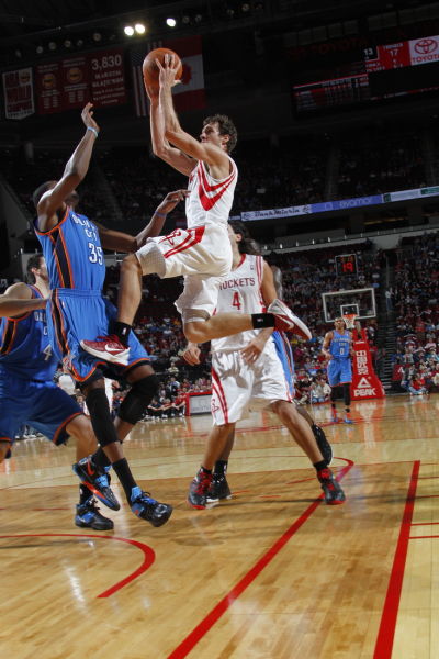 图文-[常规赛]雷霆98-95火箭 德拉季奇突破上篮