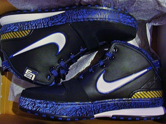 lbj6蓝黑配色鞋身全涂鸦 lbj关键词你认出多少