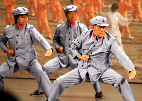 老干部精神抖擞