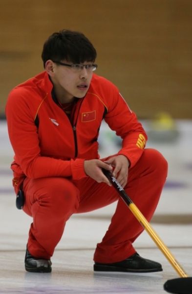 中国男子冰壶队队长图片