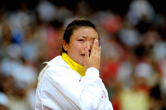 图文女子铁饼f424446级决赛赛况杨月激动