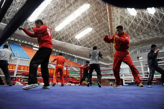 圖文-全國男子拳擊錦標賽開賽在即 選手們適應訓練