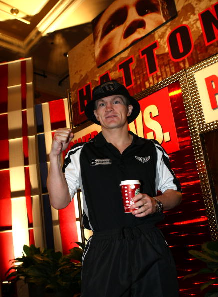 11月22日,哈顿将与马里格纳吉为ibo次中量级拳王头衔展开厮杀.