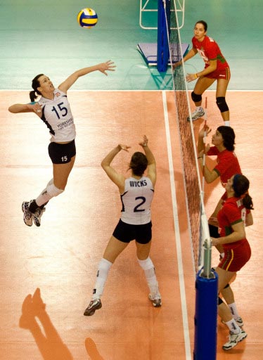 图文2010女排世锦赛预选赛英国vs葡萄牙三号位小强攻