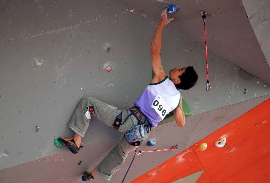 图文四体会攀岩比赛王清华获得一等奖