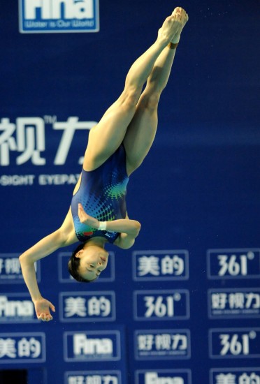 图文跳水世界杯女子单人3米板吴敏霞发挥稳定