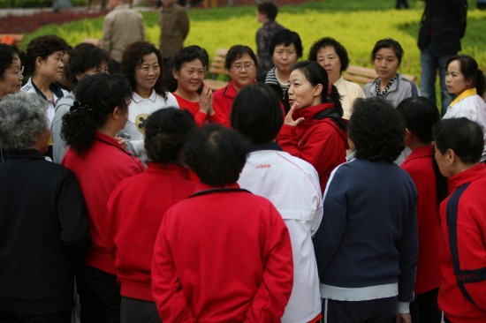 图文中国武术西部行亚洲冠军杨静讲授太极拳法