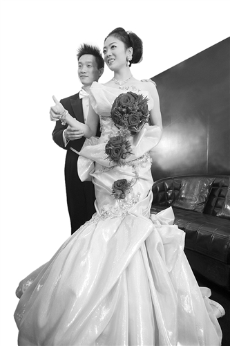 杨云的婚纱3000万图片