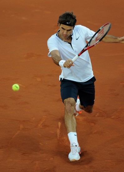 图文-马德里公开赛费德勒晋级决赛 精准的反拍击球