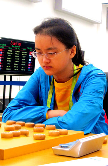 图文16日亚运会象棋赛场中国美女棋手唐丹