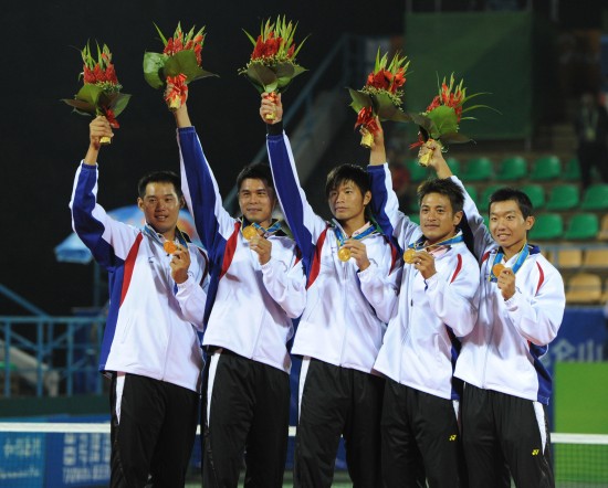 图文-男团中华台北队获软式网球冠军 颁奖仪式